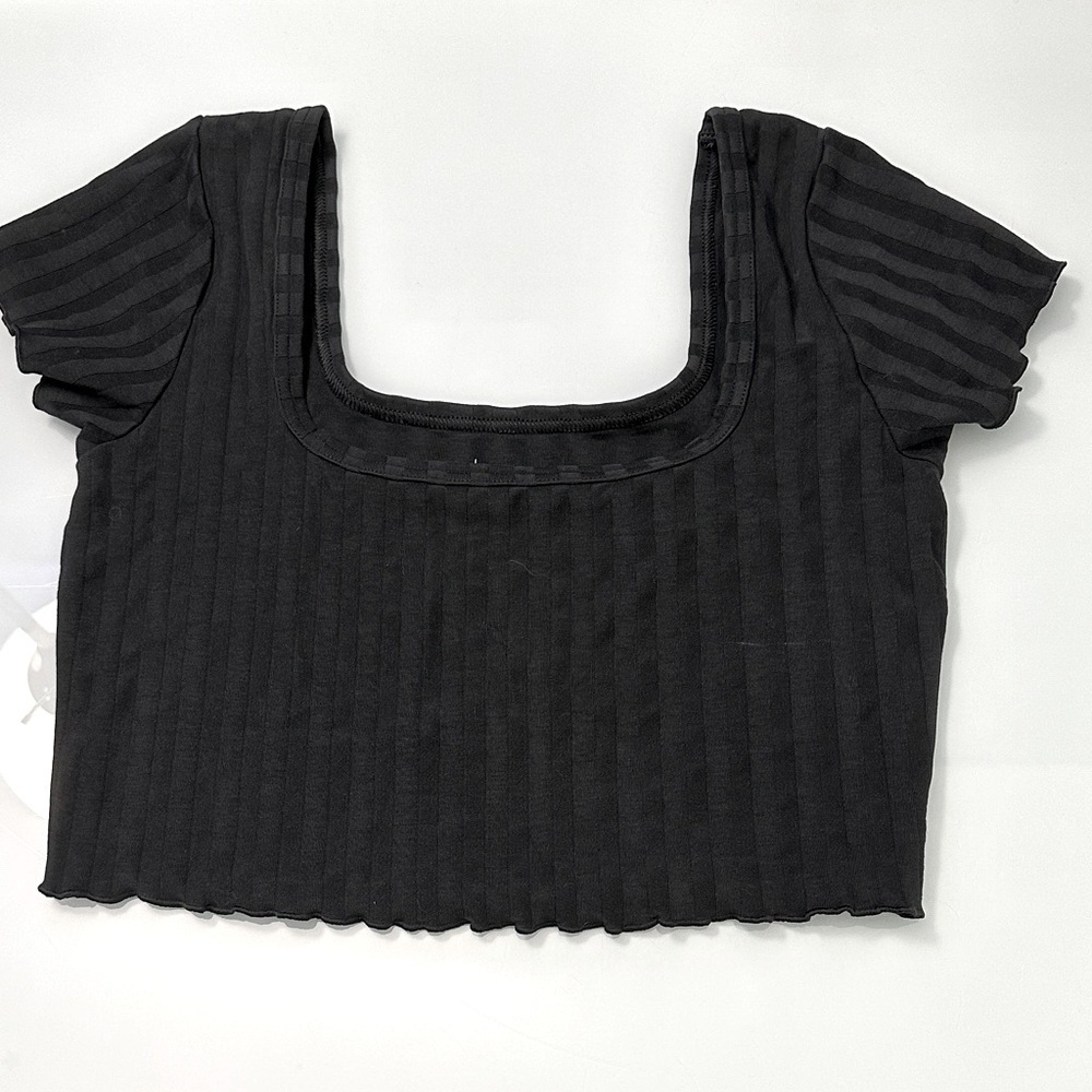 NWOT Offline Cropped Shirt